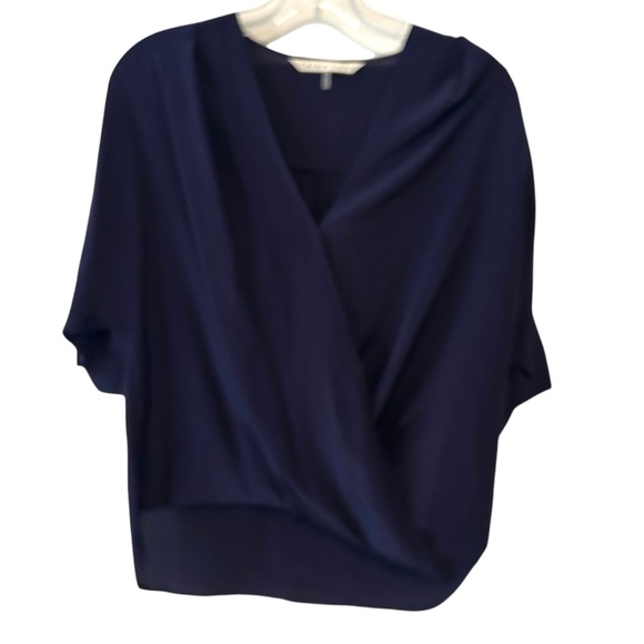 Trina Turk Women's Navy Silk Short Sleeve V-Neck‎ Blouse in Size XS - Picture 1 of 9